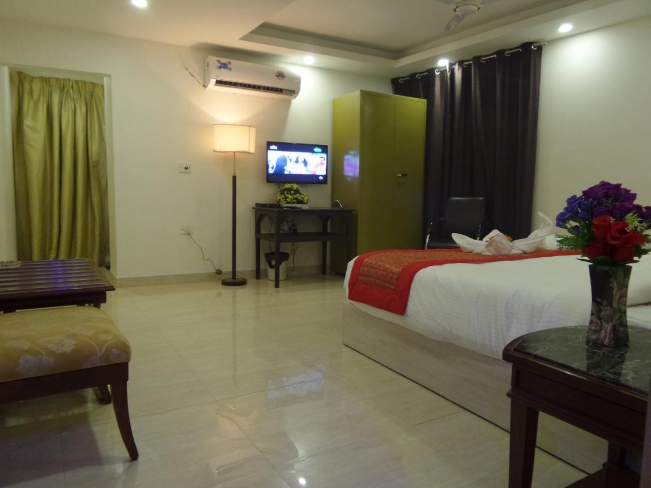 Wti Airport Grand Delhi Hotel