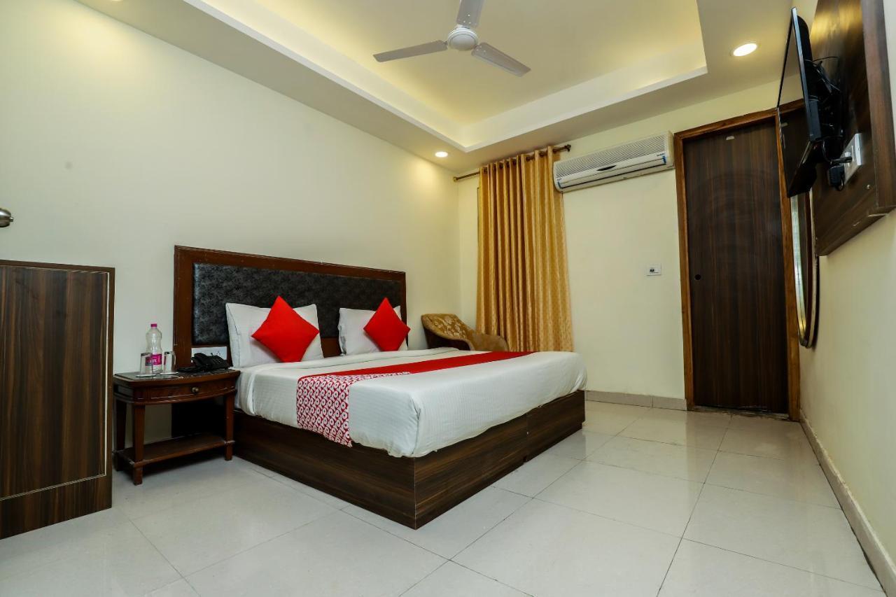 Clayton Near Igi Airport Delhi