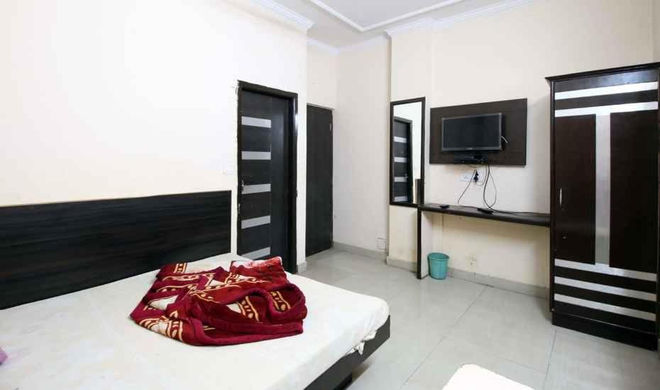 Hotel Maharaja Continental 2*