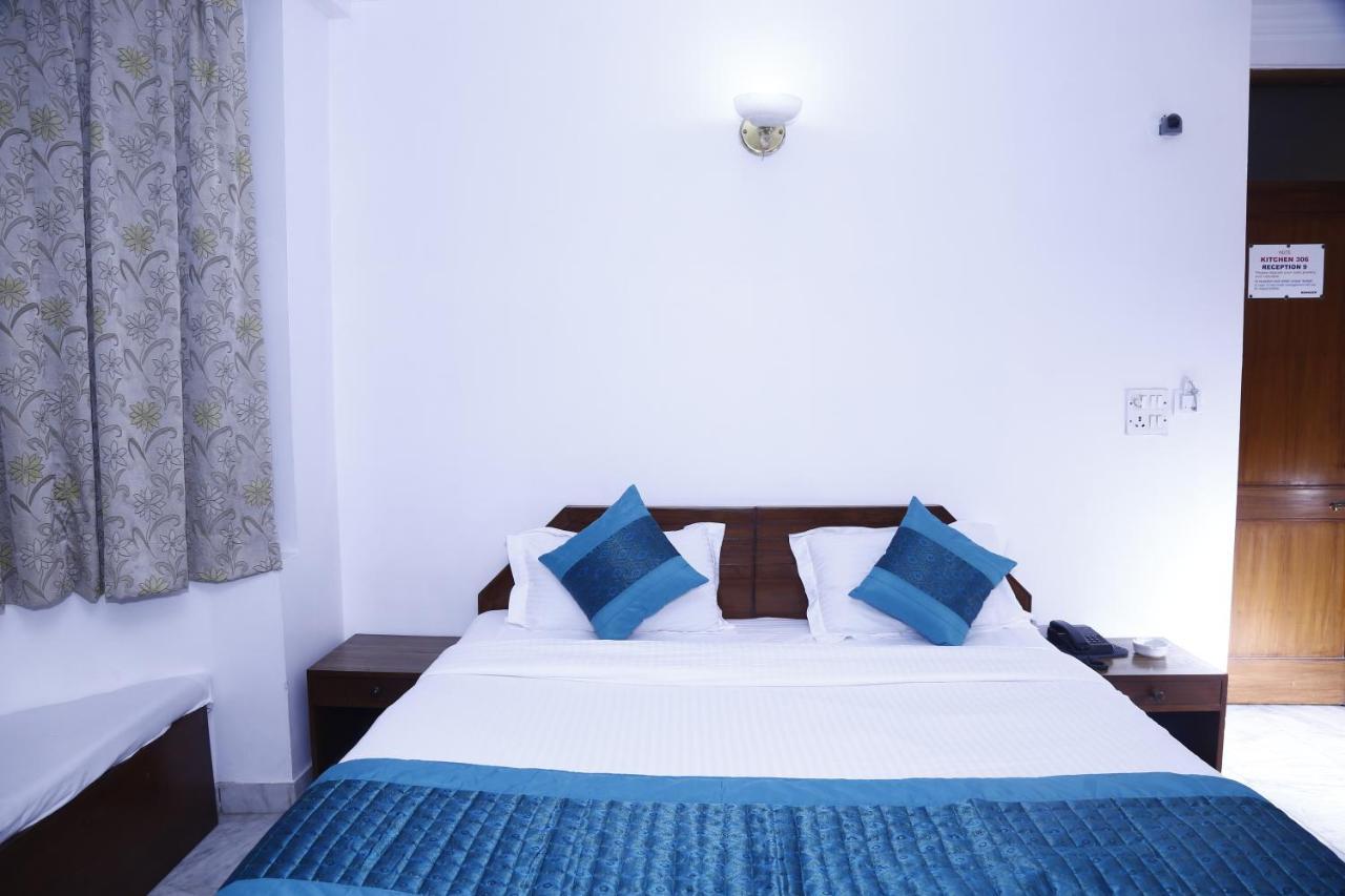 Batra - Couple Friendly Lodge Delhi (National Capital Territory of India)