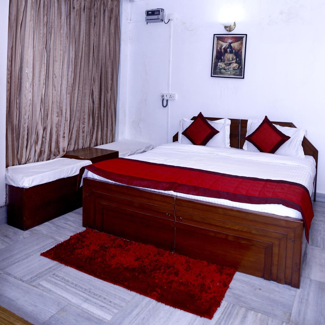 Batra - Couple Friendly Lodge