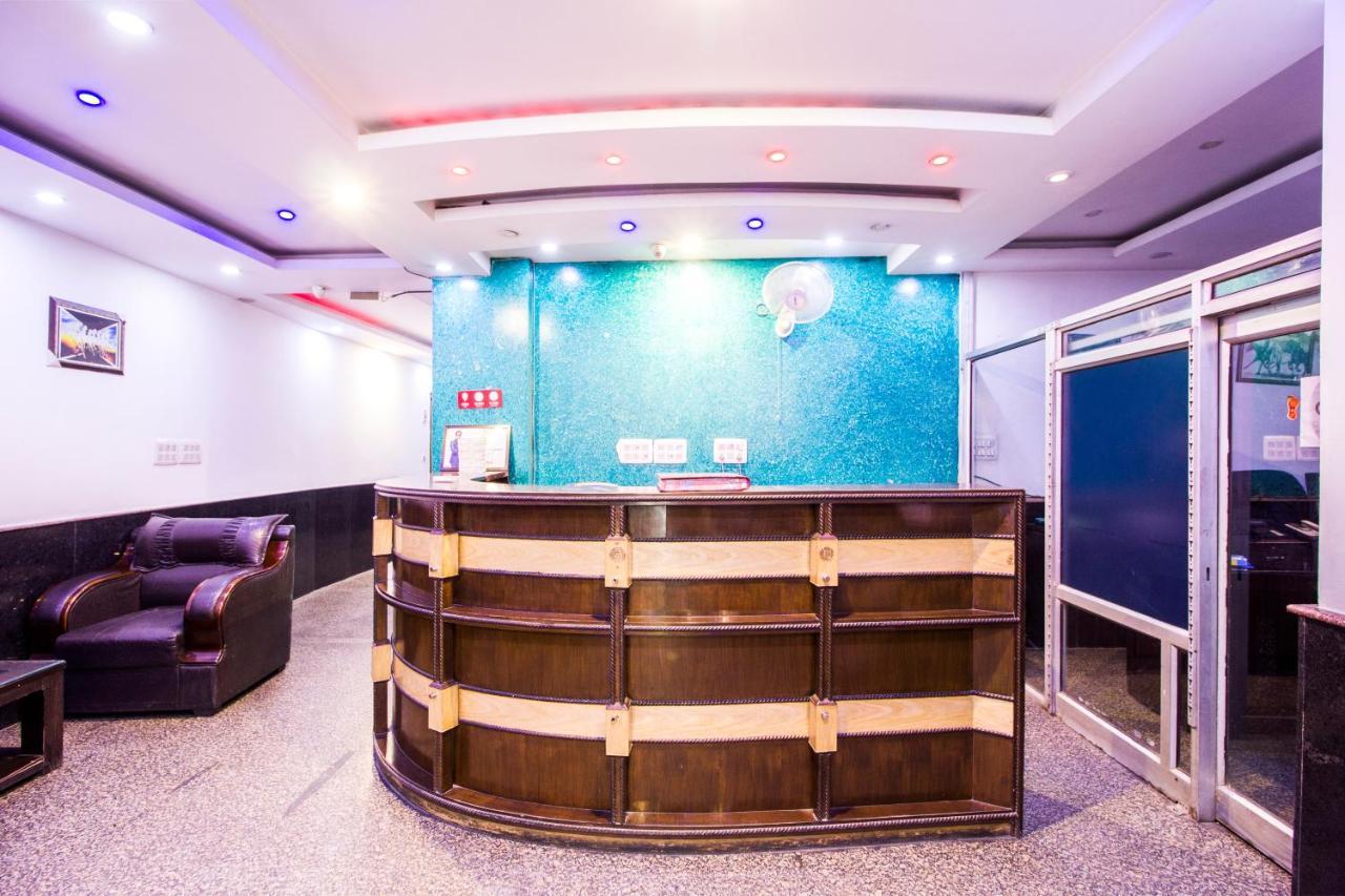 Hotel Fabhotel Luck Residency Delhi Airport 3*