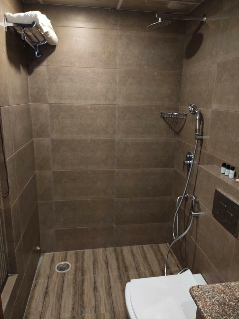 Red Crown Hotel 3*