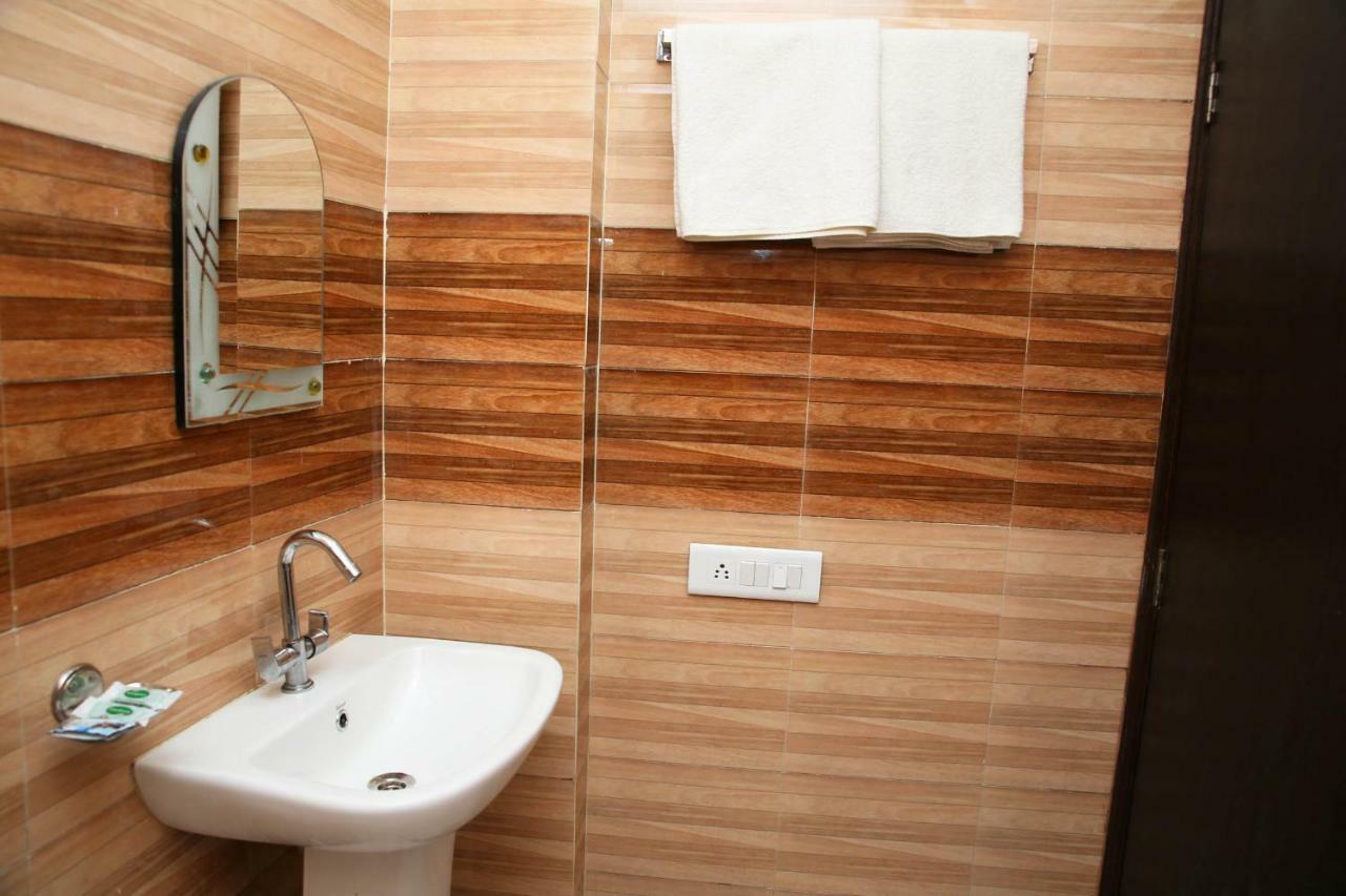 Ivy Plaza Luxury Hotel New Delhi