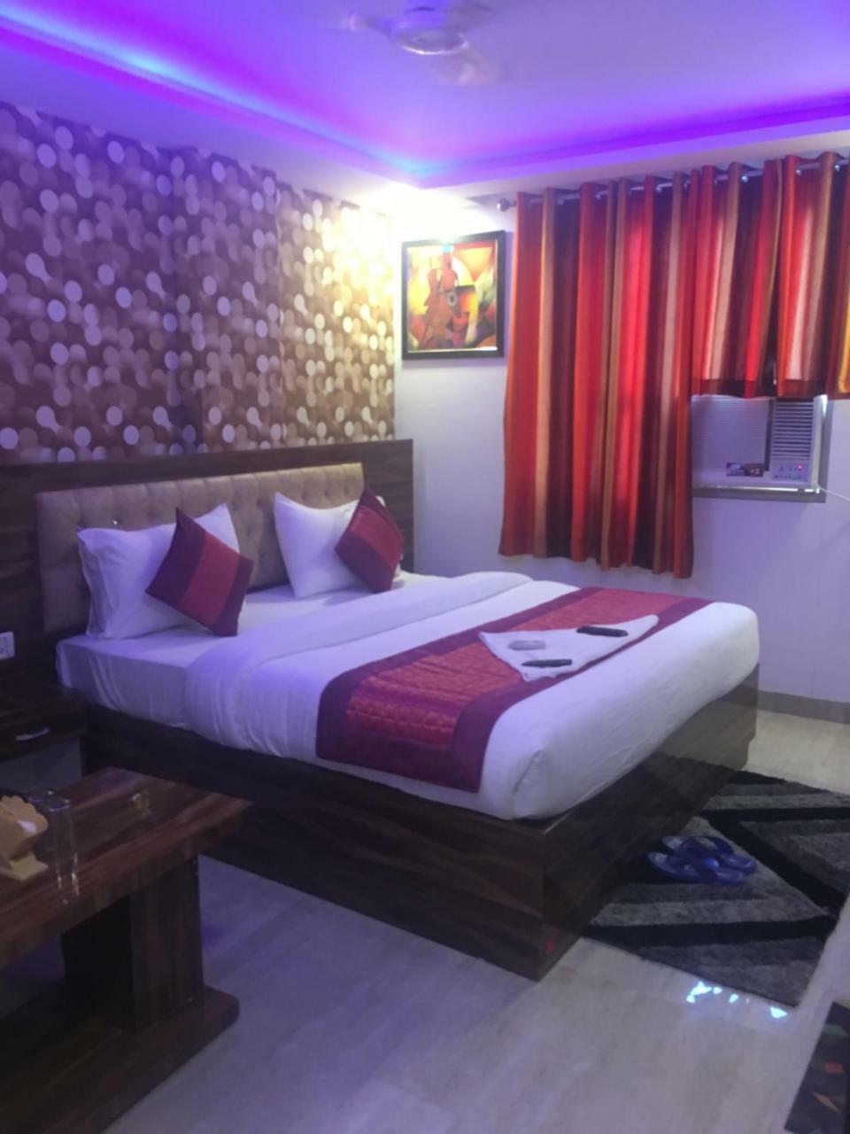 Hotel Pearl - Mahipalpur Delhi Airport 3*