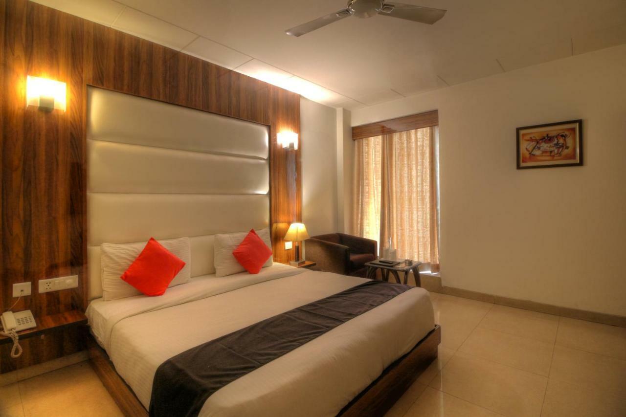 The Impress Near Delhi Airport 4*