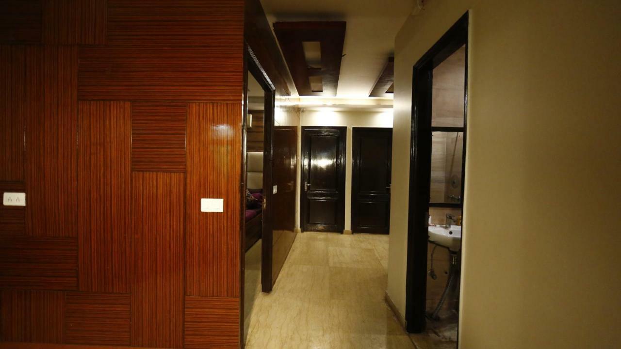 Apartment In Airb&b - Divine Service New Delhi