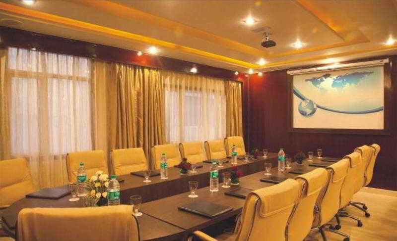 Hotel Shanti Palace Mahipalpur 4*