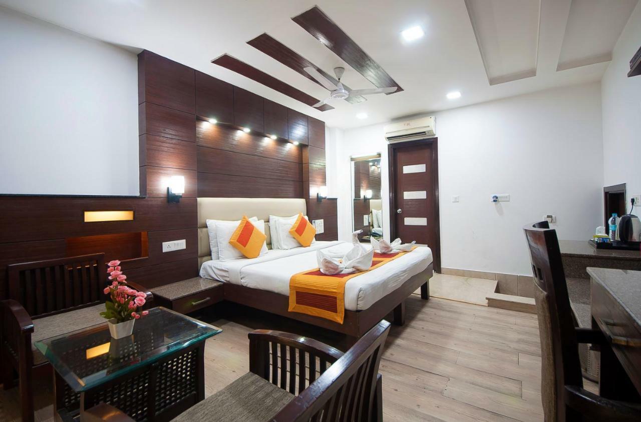 Hotel Amaltas International - Delhi-16 New Delhi