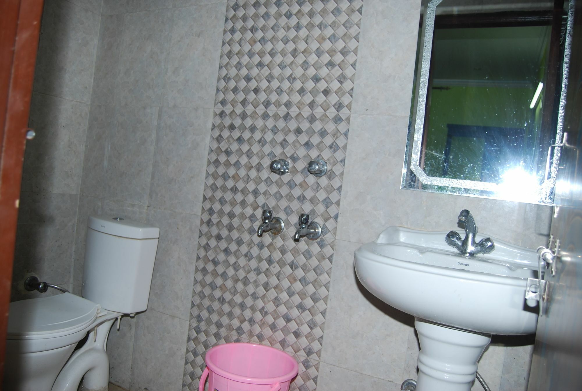 Cozy Cave Delhi Aiport 3*
