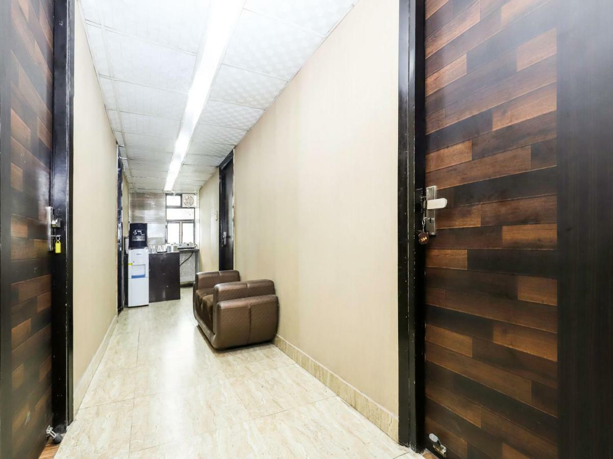 Oyo 28357 Mannat New Delhi