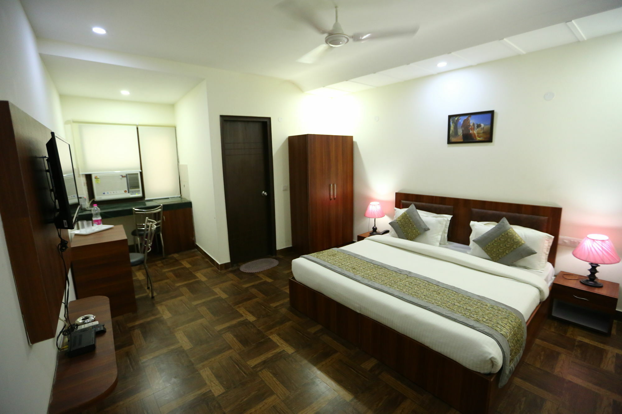Hotel Clayton Near Igi Airport Delhi 3*