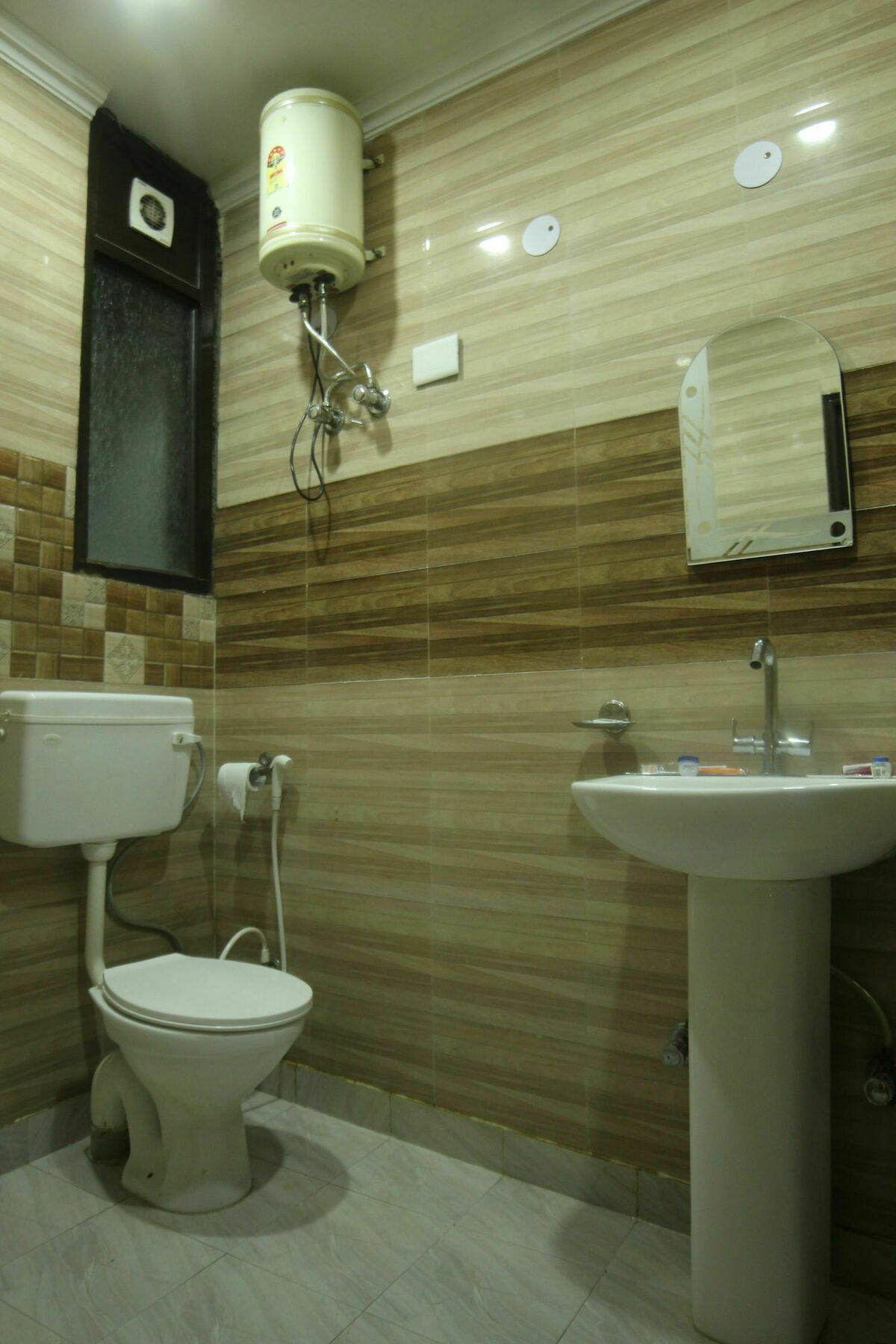 Clayton Near Igi Airport Delhi Hotel