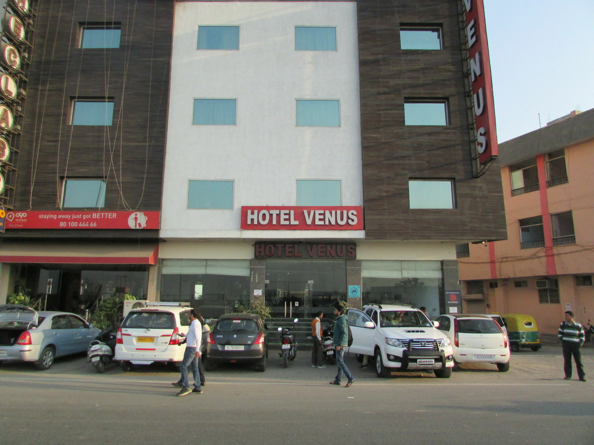Smart Plaza Delhi Airport 4*