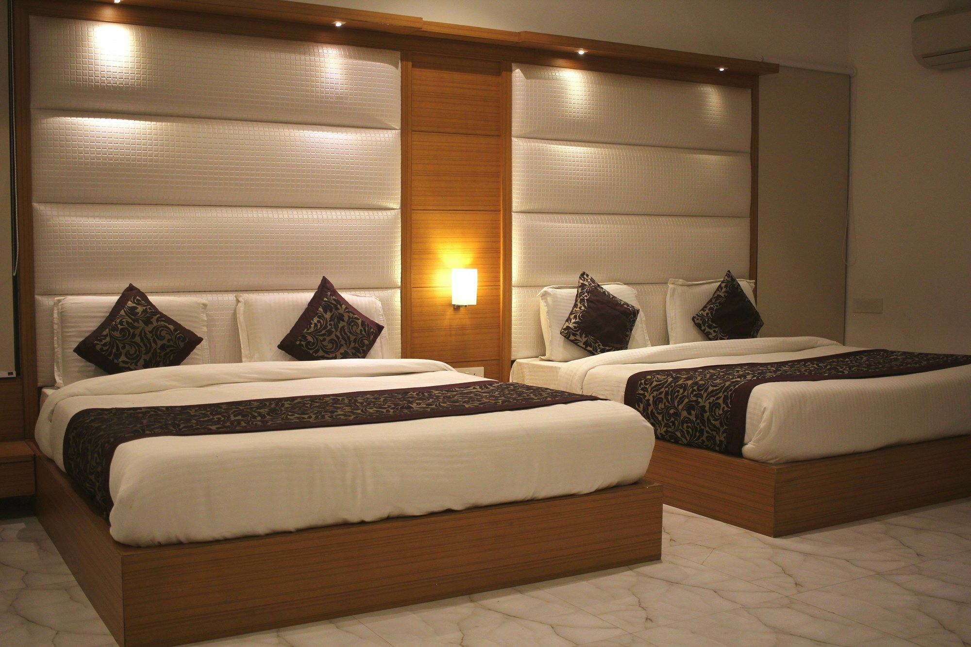 Hotel Fabhotel Star Delhi Airport 3*
