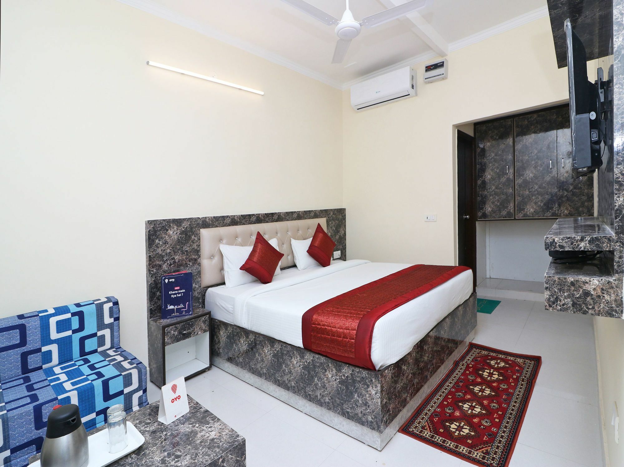 Oyo 13658 Tanish Palace 3* New Delhi