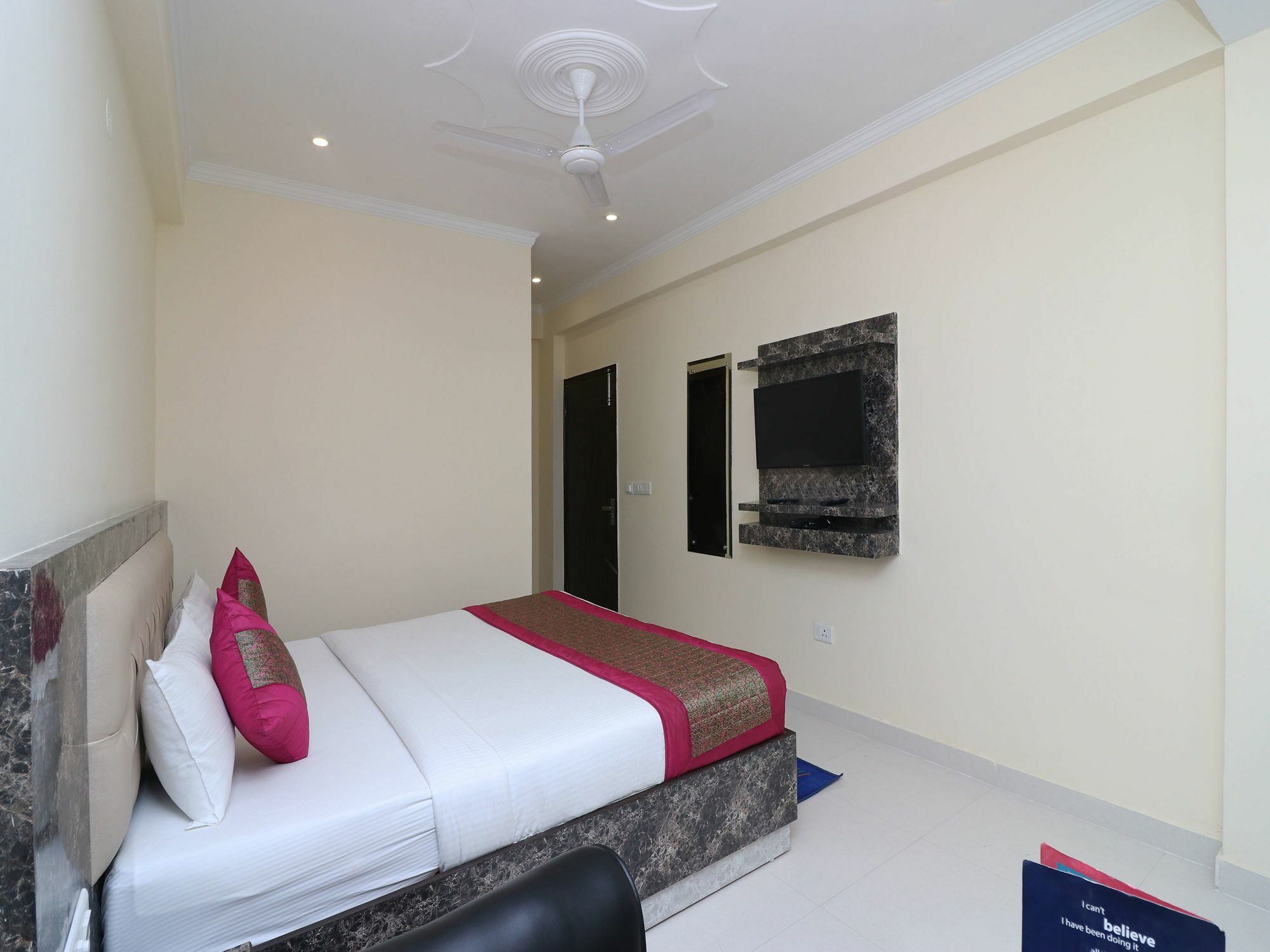 Oyo 13658 Tanish Palace Hotel