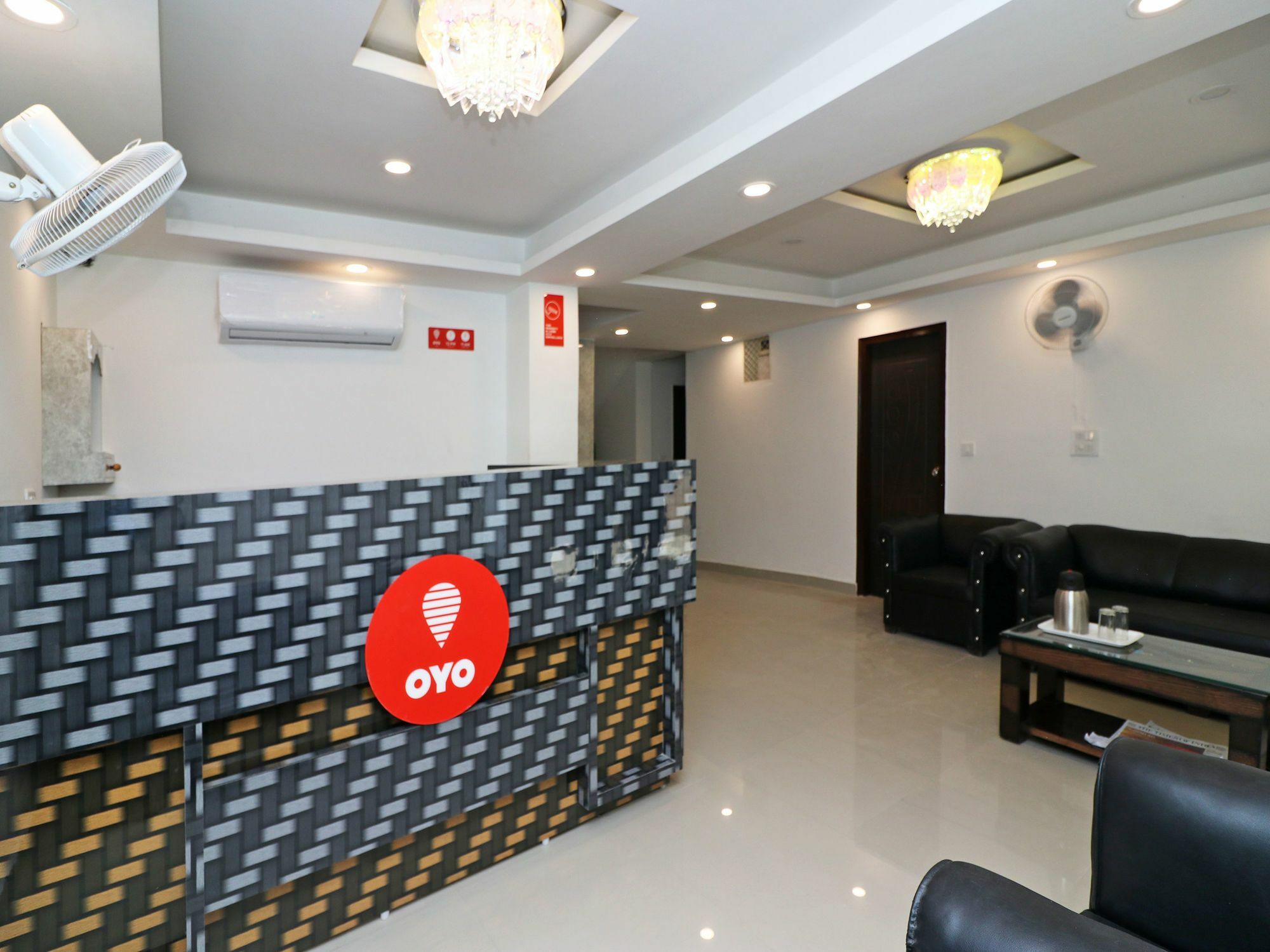 Oyo 13658 Tanish Palace