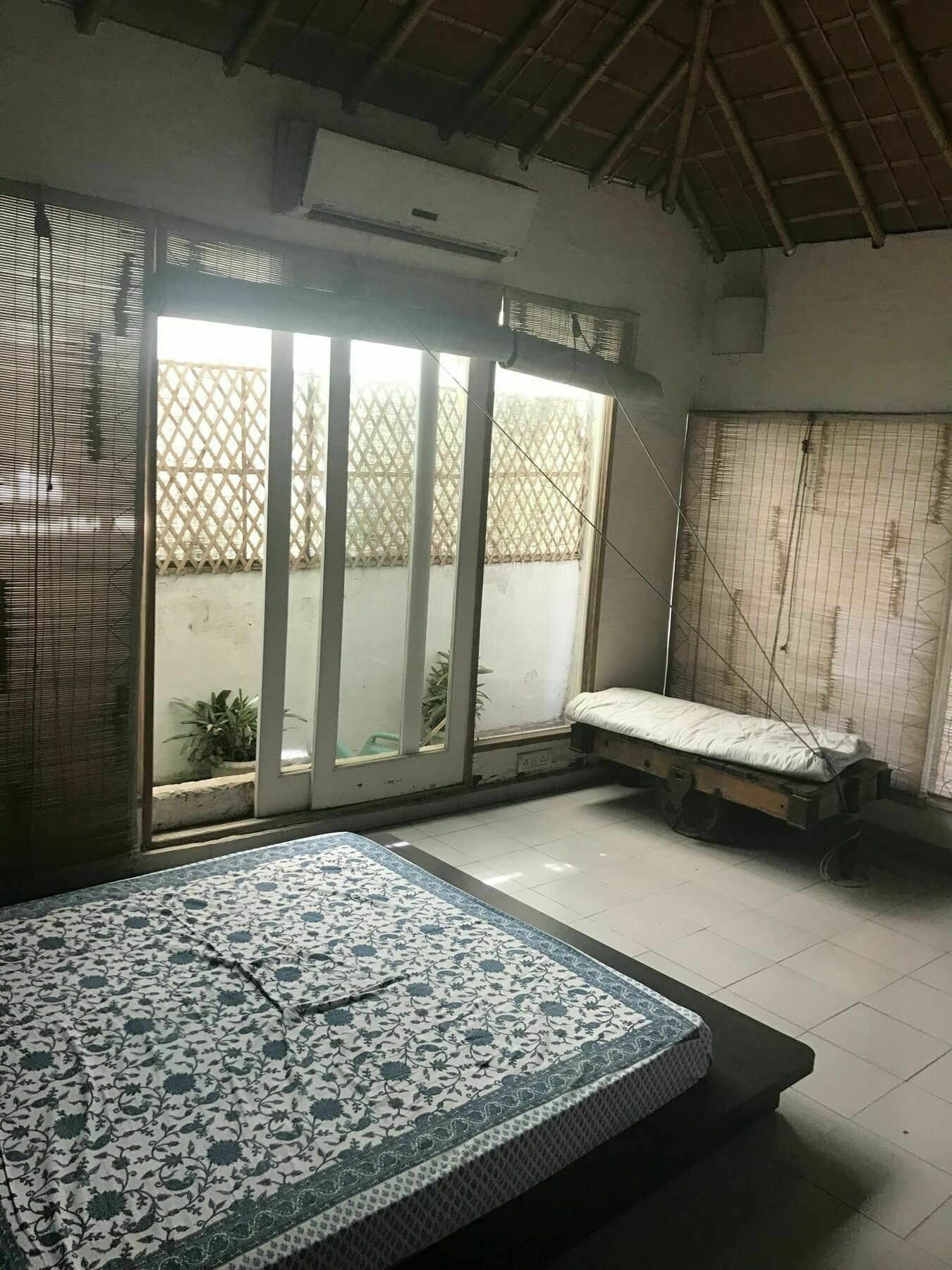 The Lazy Patio Homestay * New Delhi