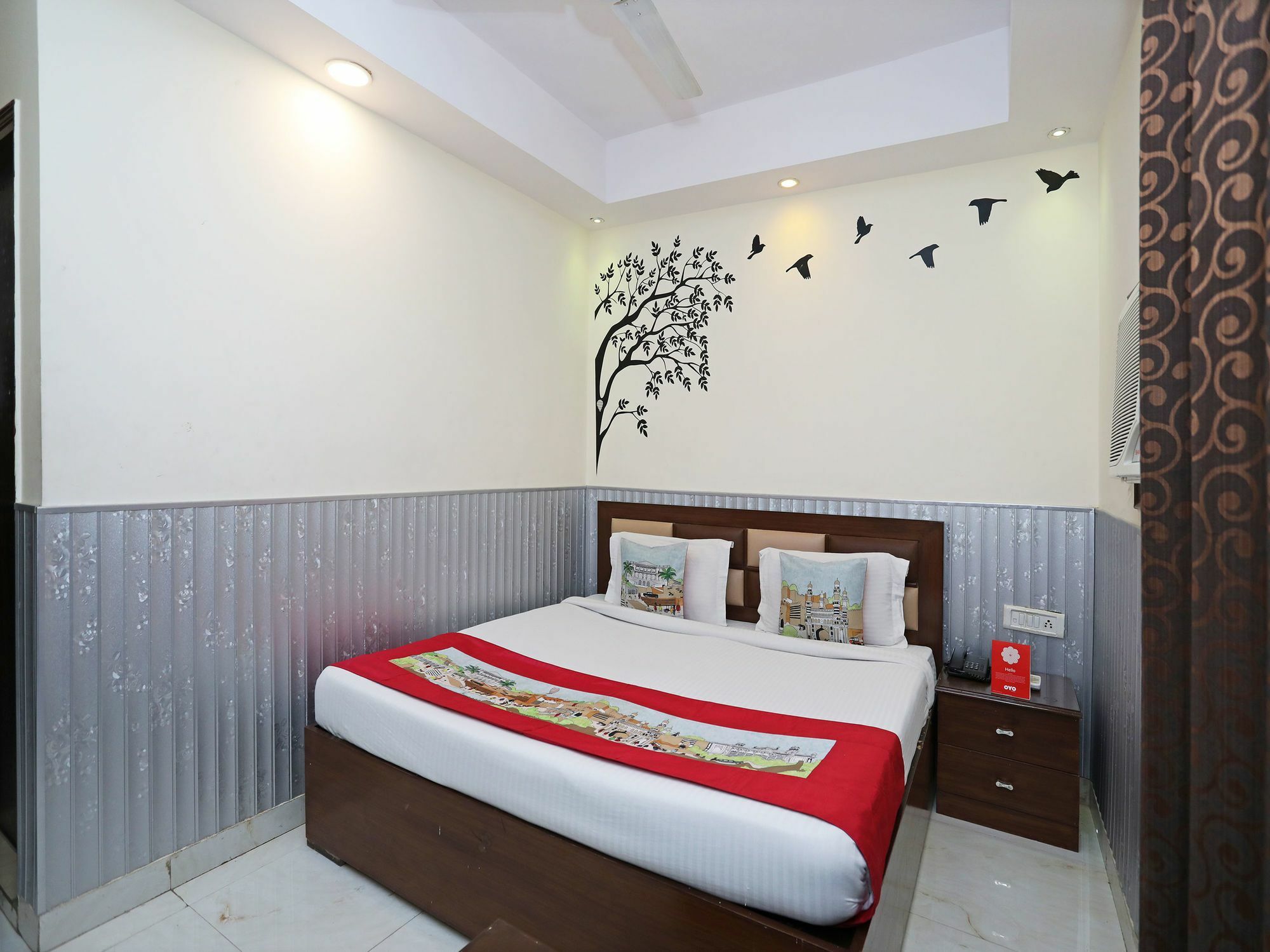 Oyo 4882 Golden Park Hotel