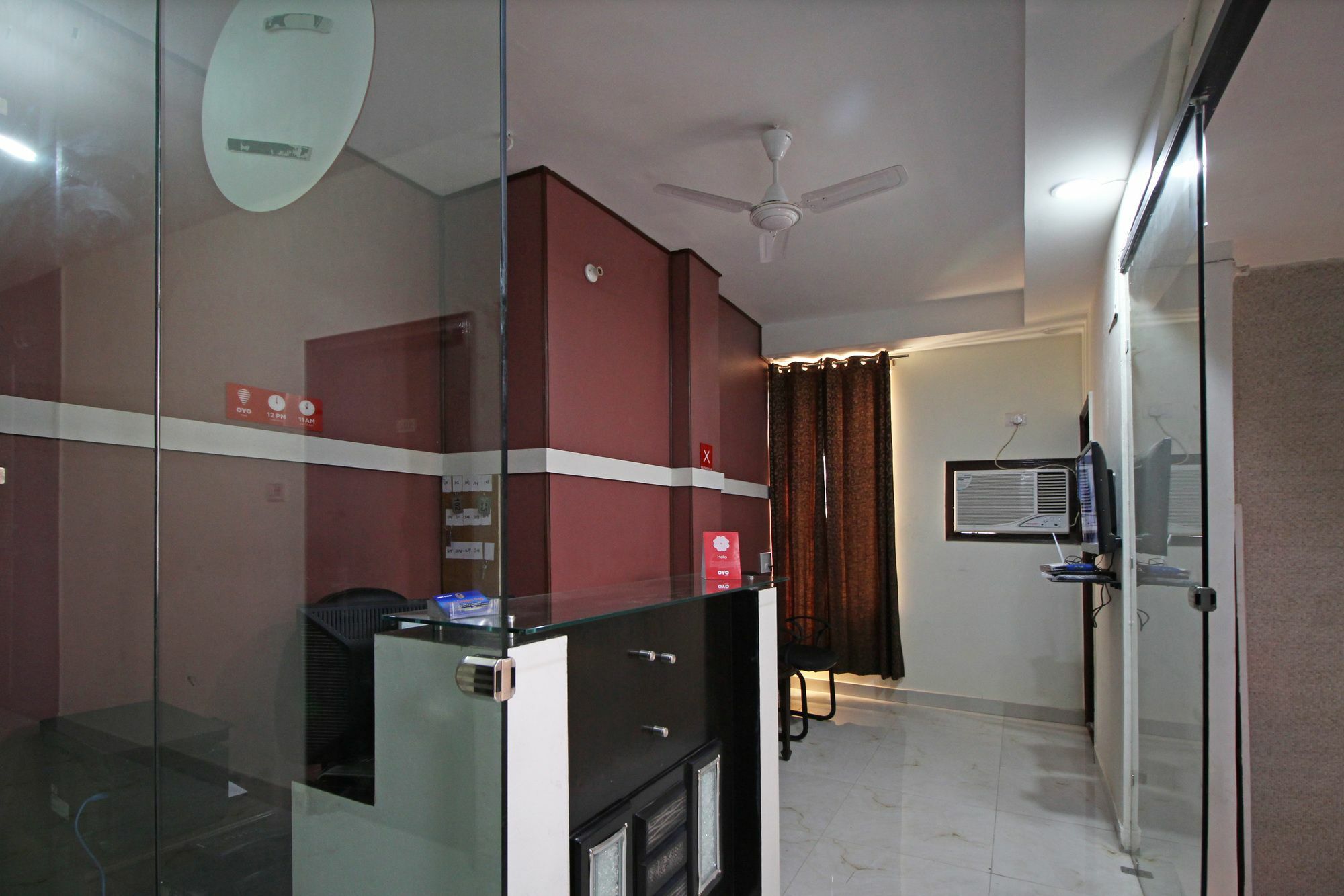 Oyo 4882 Golden Park Hotel 3*