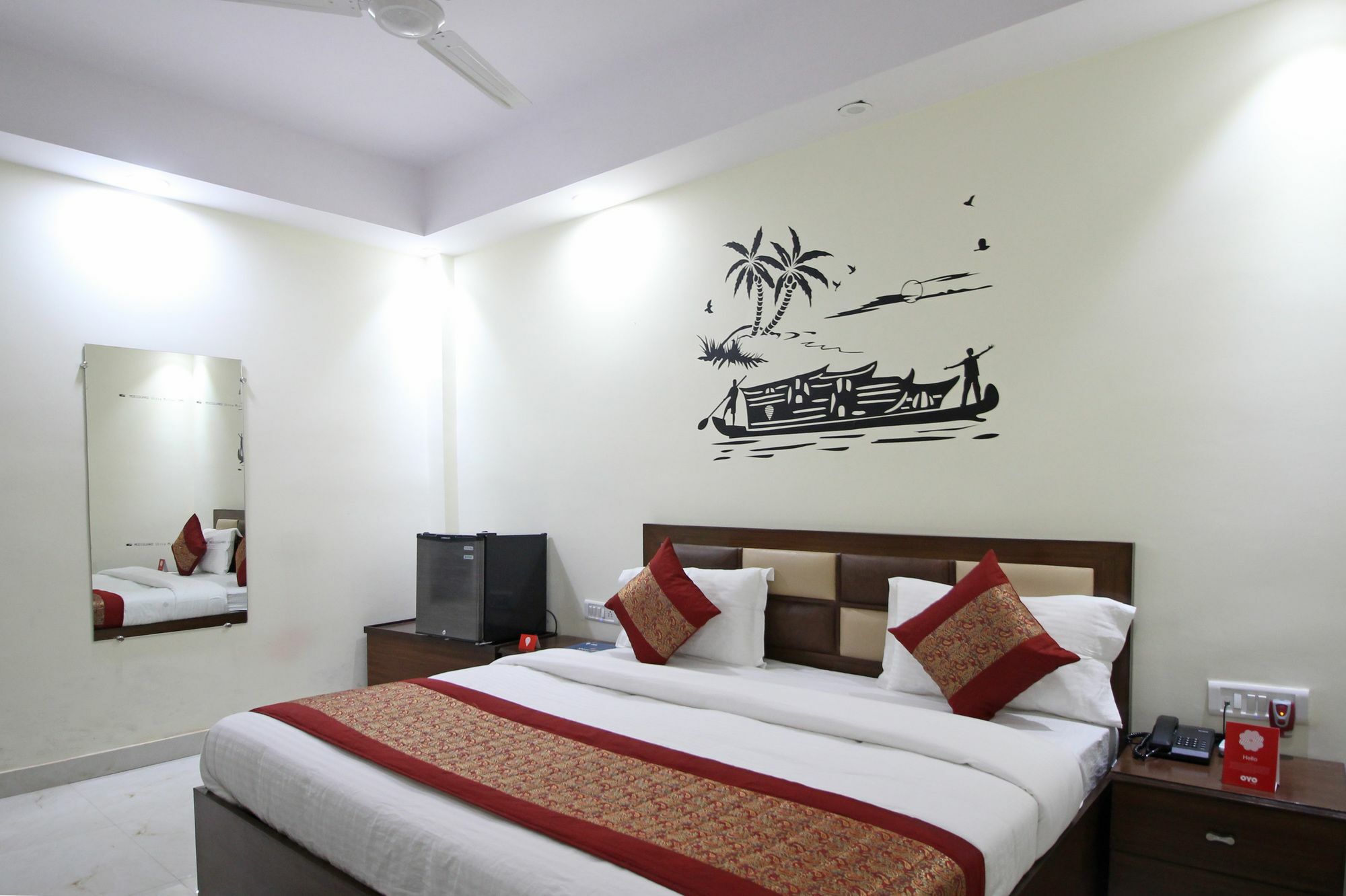 Oyo 4882 Golden Park Hotel 3*