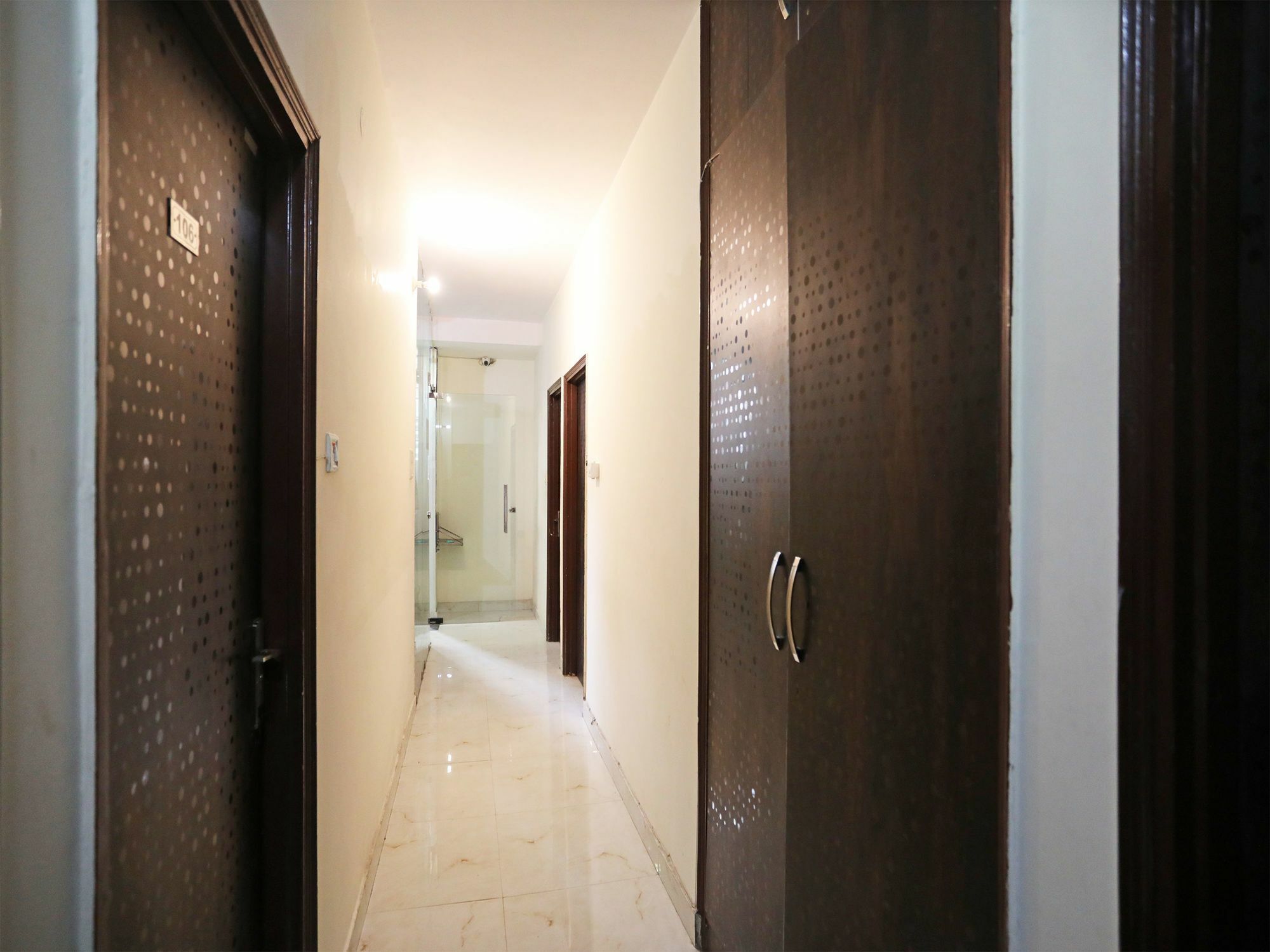Oyo 4882 Golden Park Hotel 3*