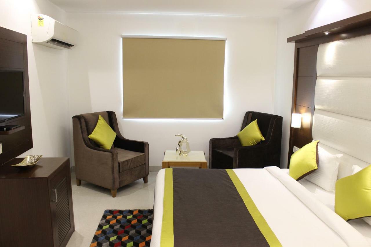 Star By Star Group- Near Delhi Airport Hotel 3*