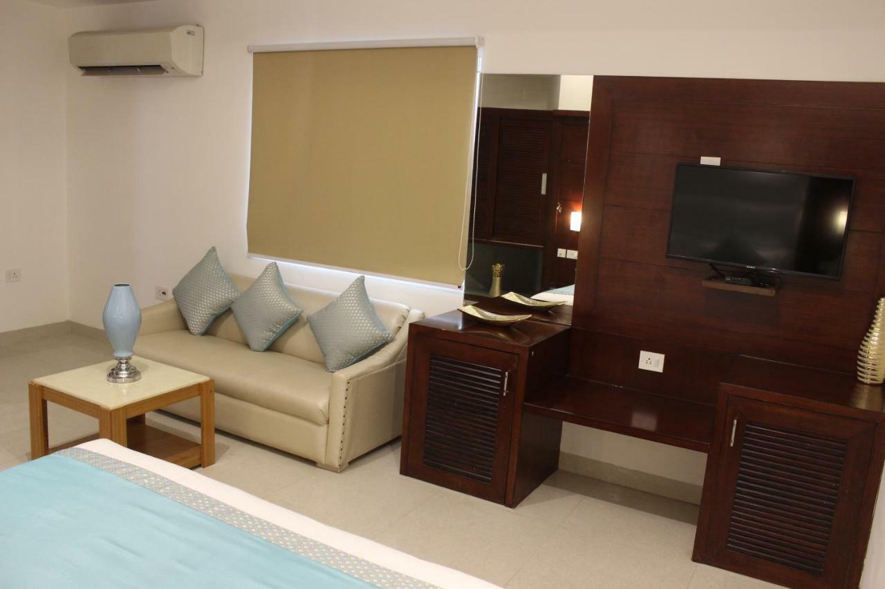 Star By Star Group- Near Delhi Airport Hotel 3*