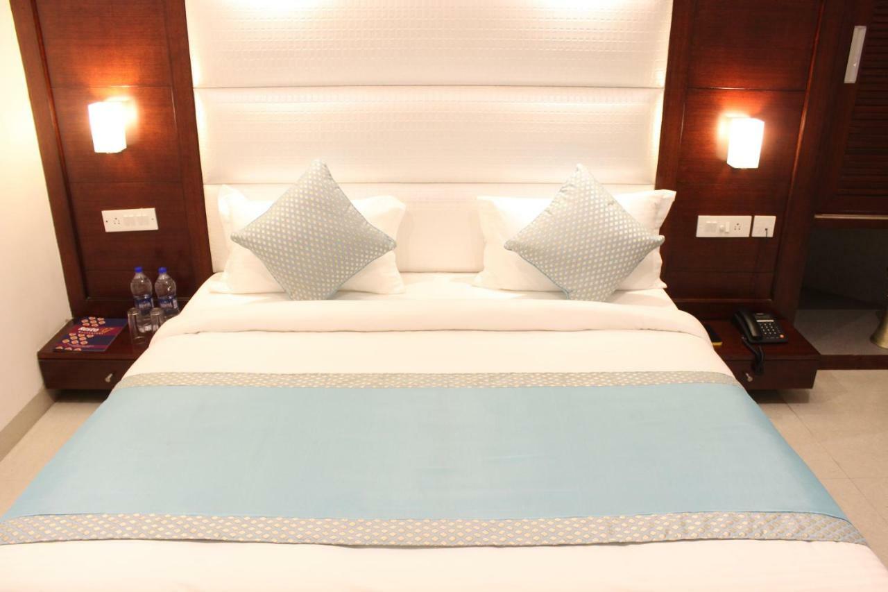 Hotel Star By Star Group- Near Delhi Airport Nova Deli