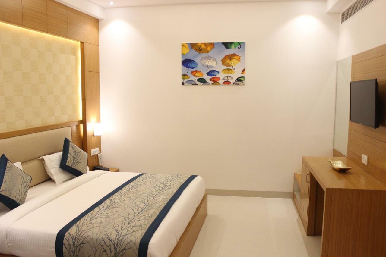 Hotel Star By Star Group- Near Delhi Airport Nova Deli