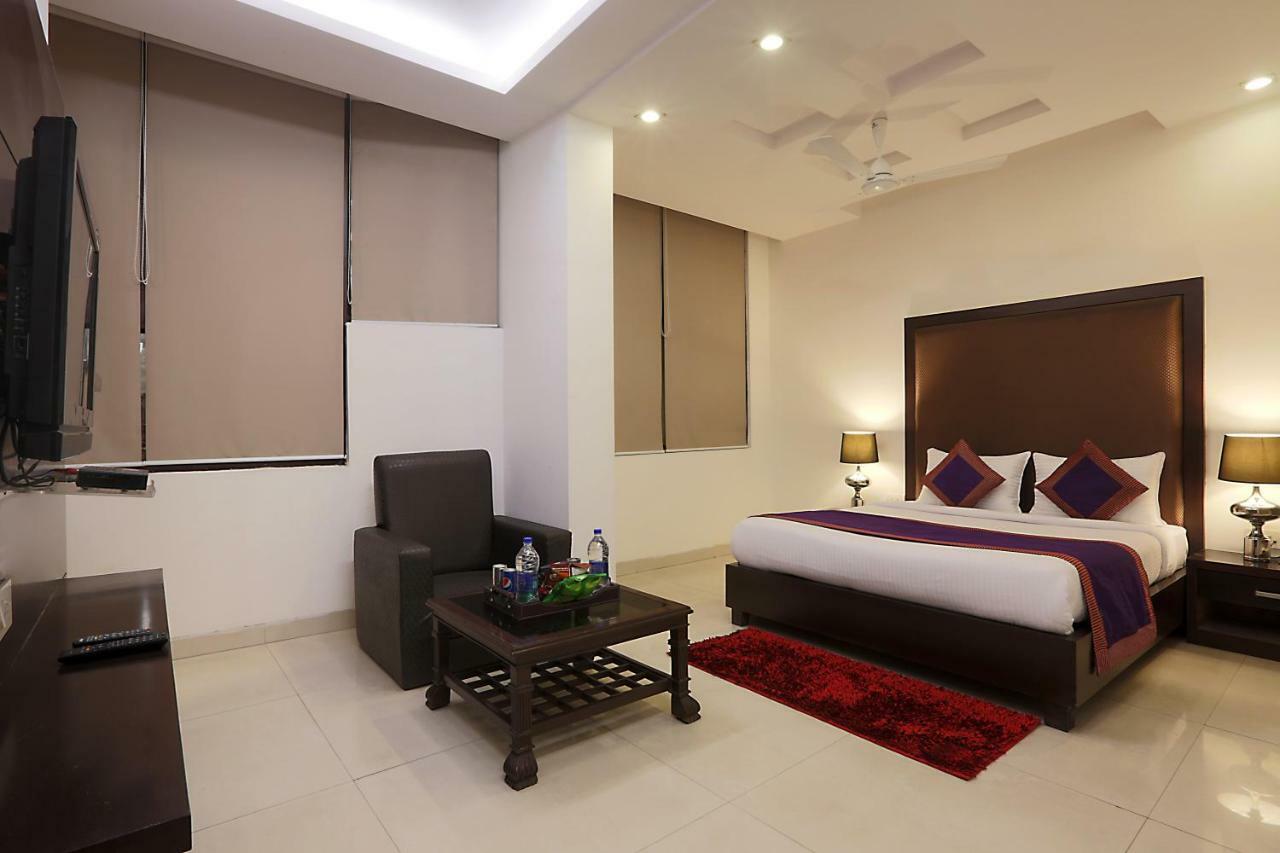 Hotel Star By Star Group- Near Delhi Airport Nova Deli