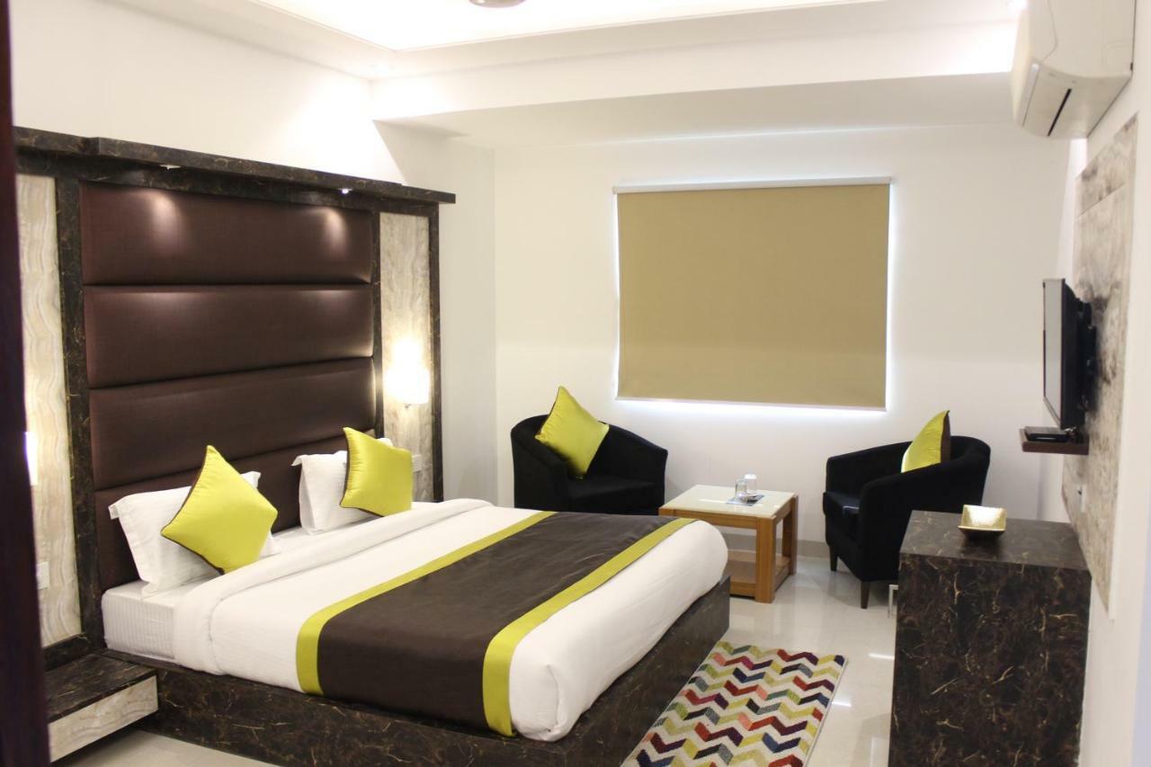 Hotel Star By Star Group- Near Delhi Airport