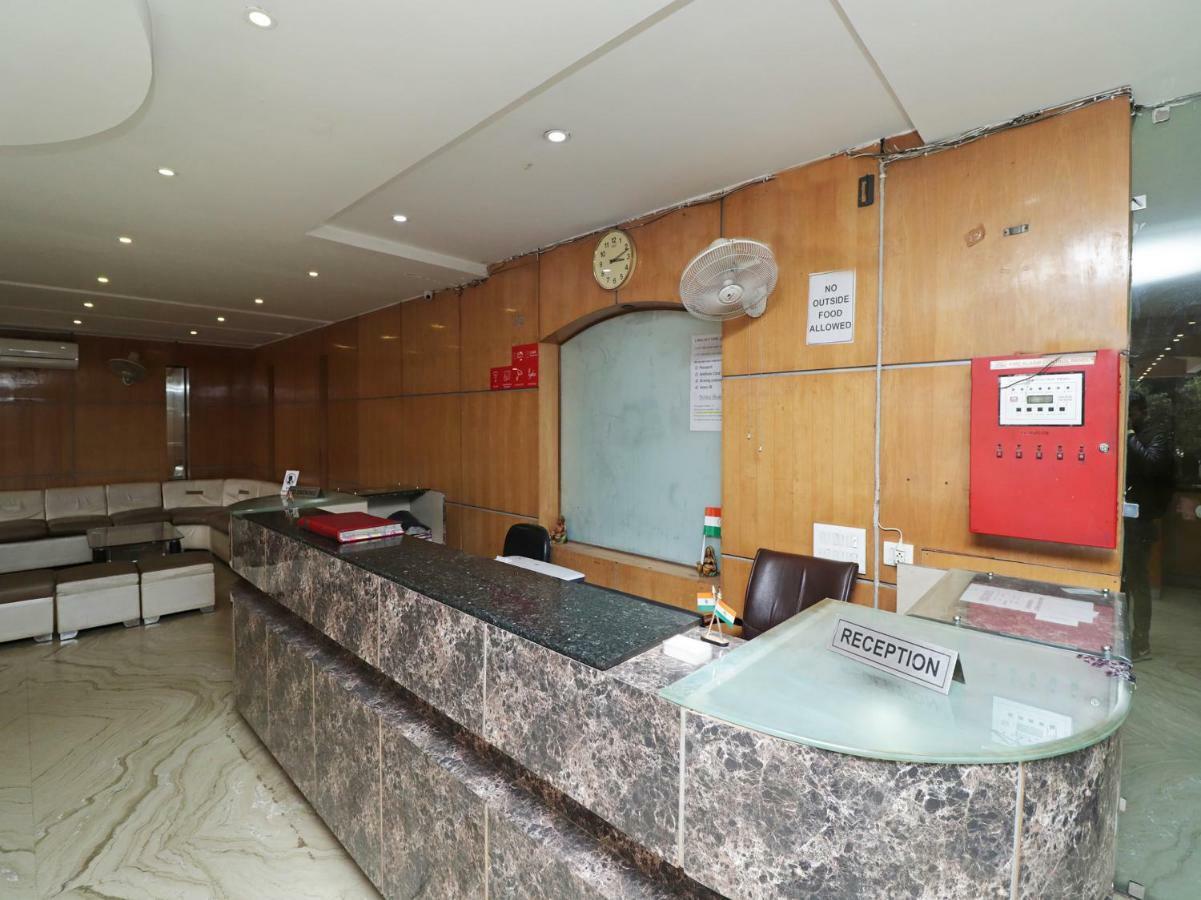 Oyo 8751 Shoba New Delhi