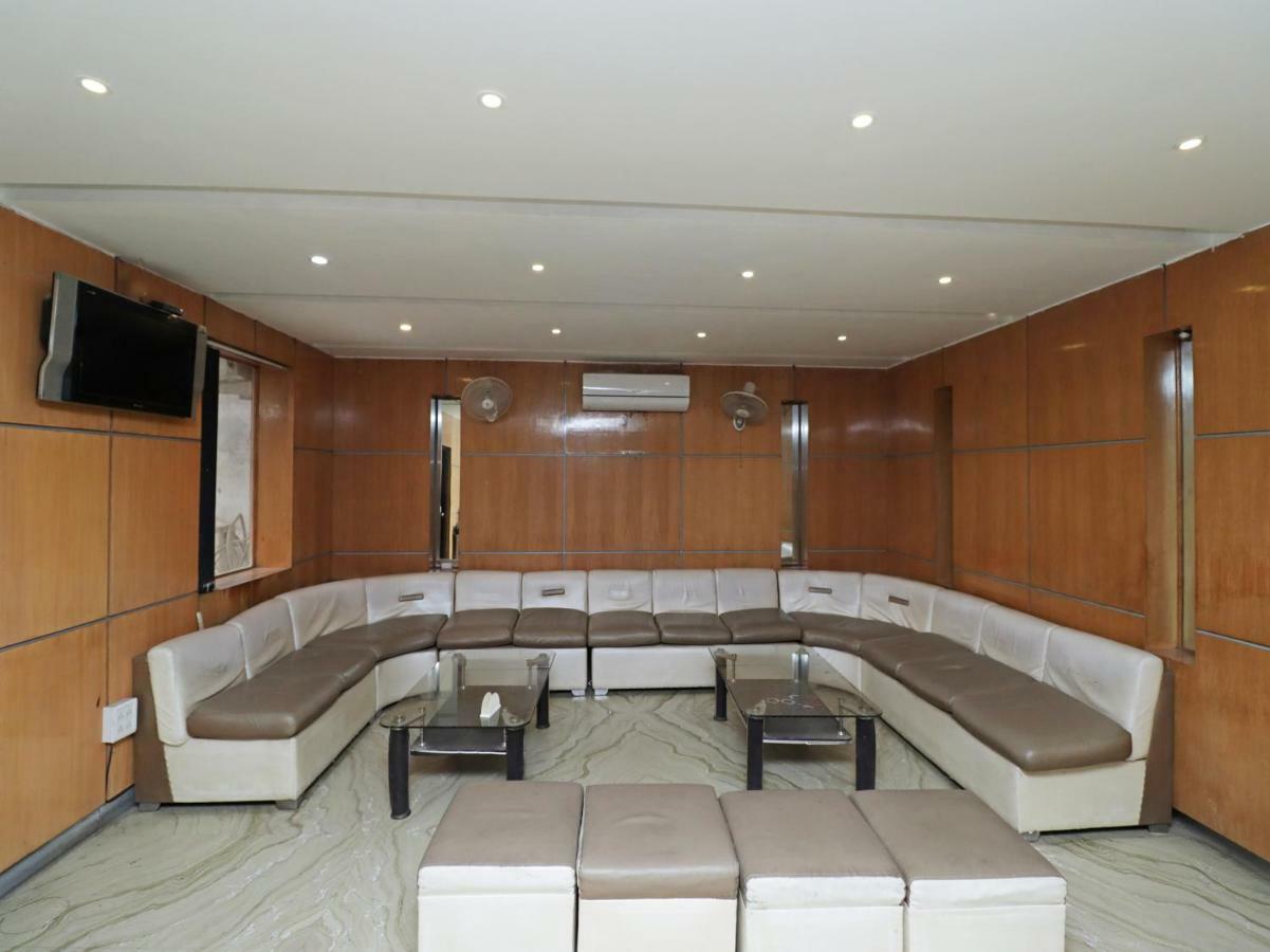 Hotel Oyo 8751 Shoba New Delhi