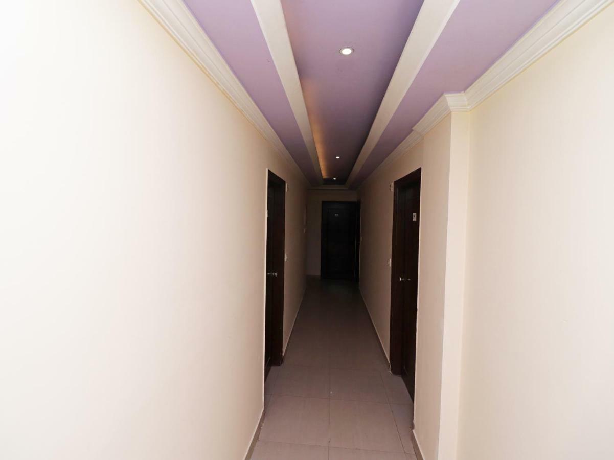 Oyo 8751 Shoba Hotel
