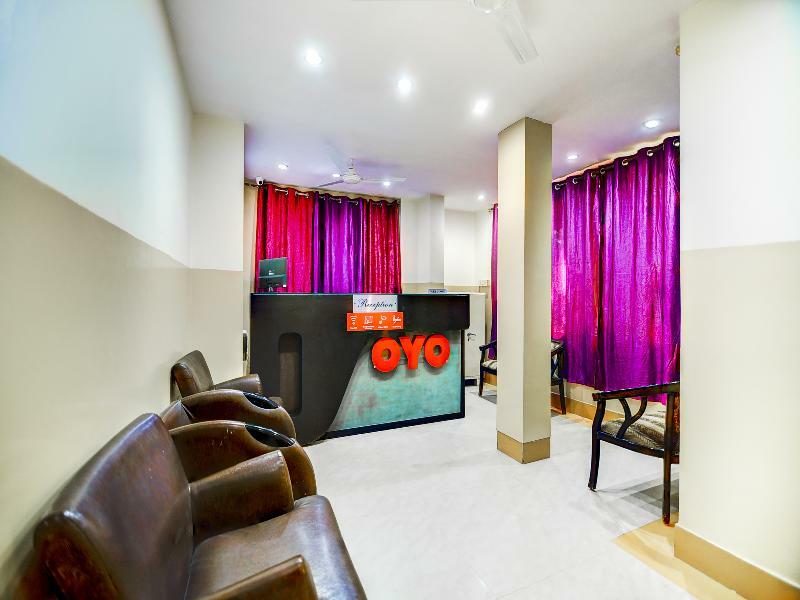 Oyo 28461 Royal Hotel