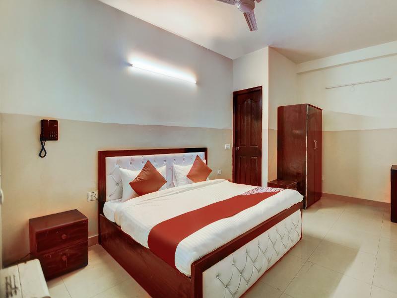 Hotel Oyo 28461 Royal Delhi (National Capital Territory of India)