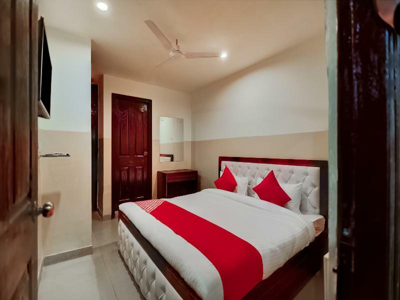 Oyo 28461 Royal 3* Delhi (National Capital Territory of India)