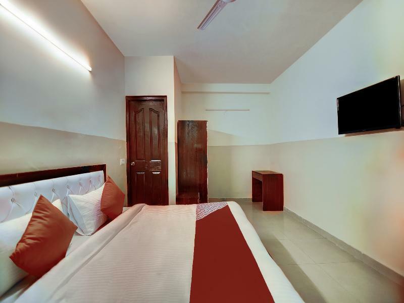 Hotel Oyo 28461 Royal Delhi (National Capital Territory of India)