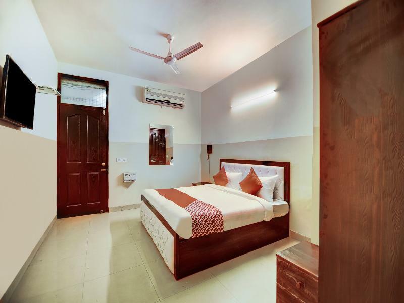 Hotel Oyo 28461 Royal