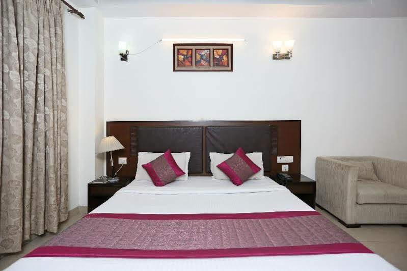 Alpine Tree Hotel New Delhi