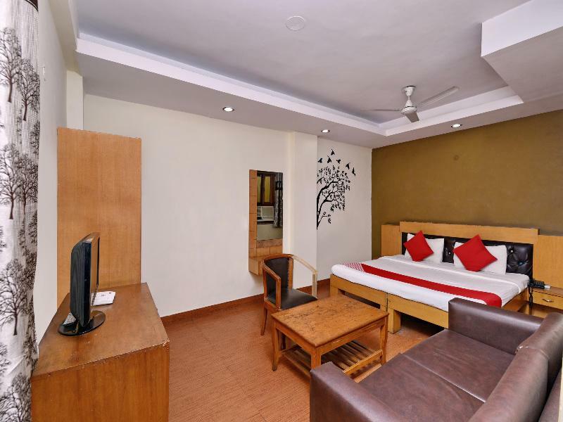 Hotel Oyo 305 Rajdeep Palace 2*