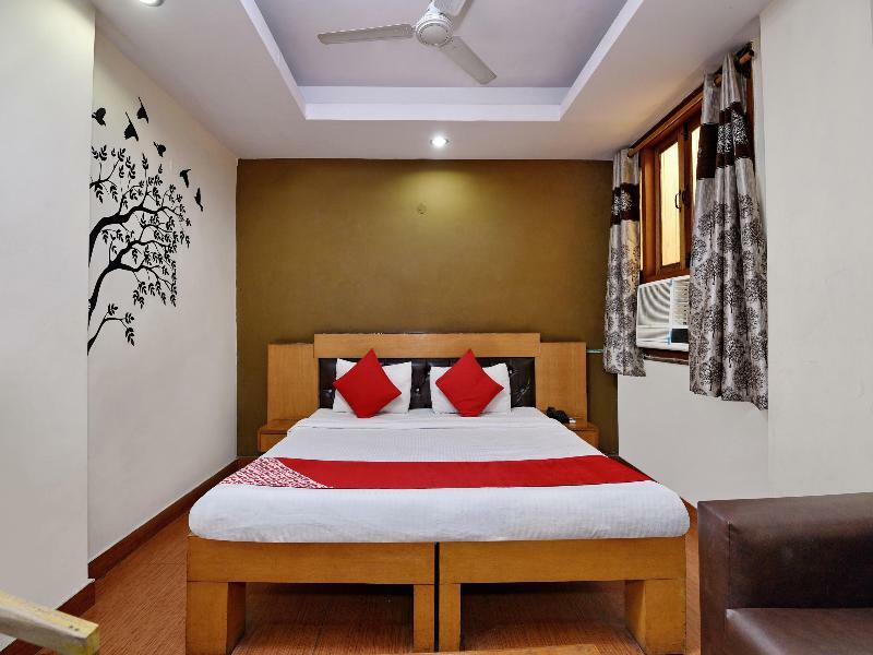 Oyo 305 Rajdeep Palace Hotel 2*