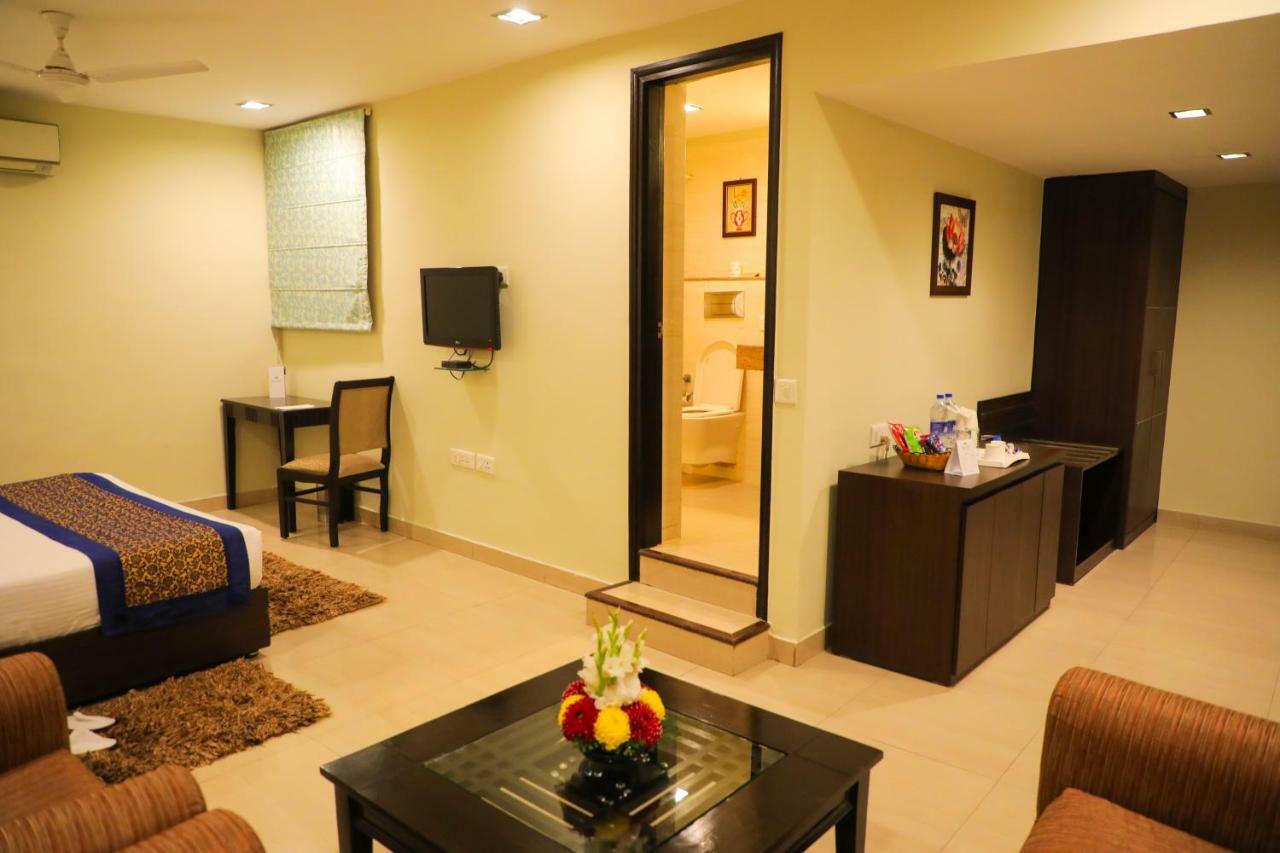 Classic Diplomat Hotel 3*