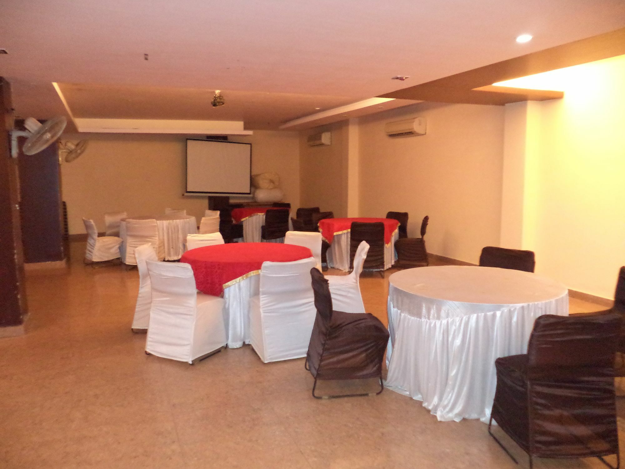 O Kochar Plaza Hotel