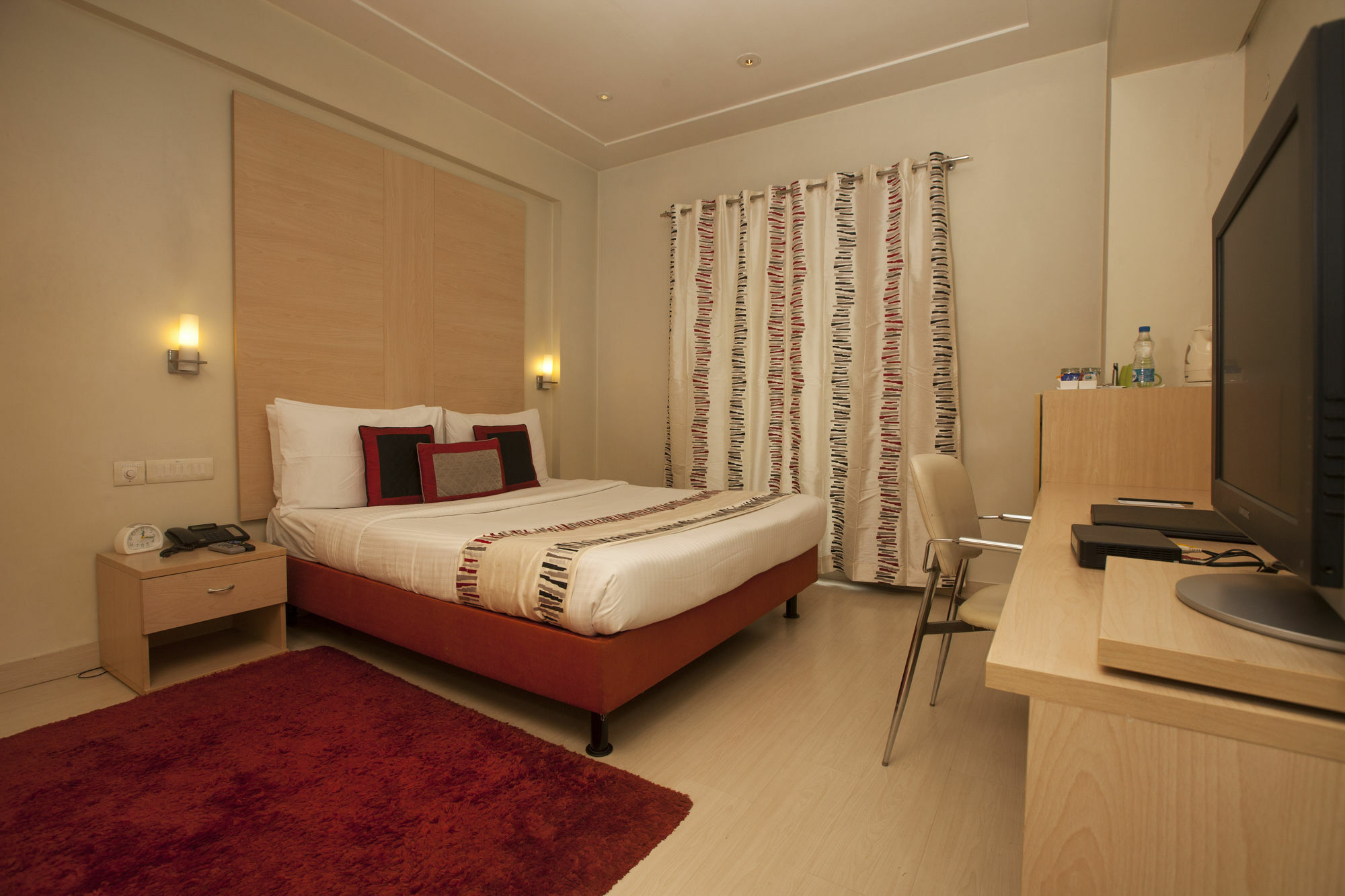Avalon Courtyard 4*
