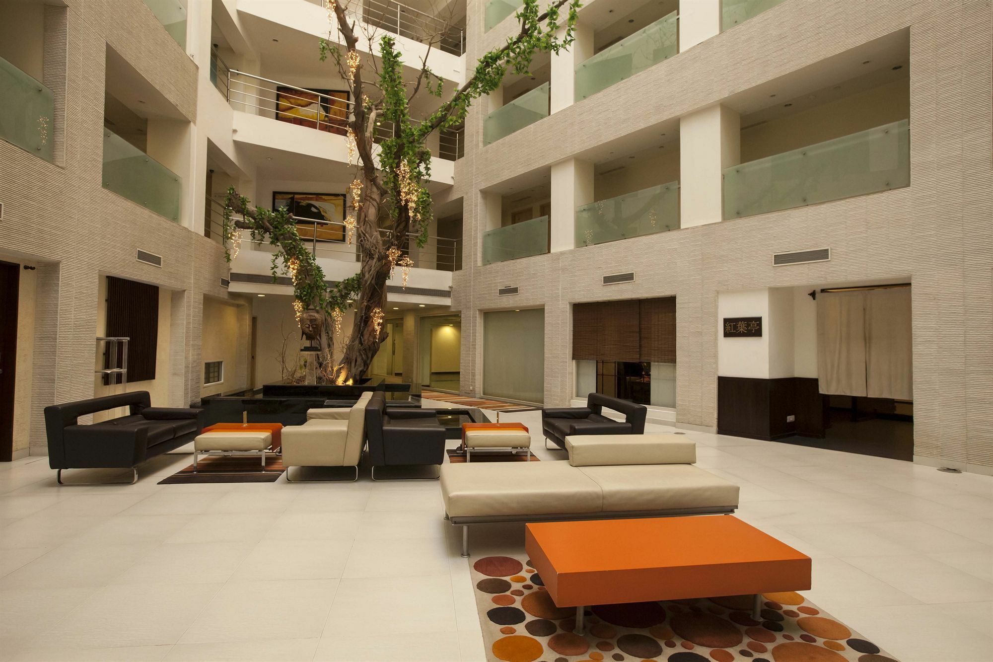 Hotel Avalon Courtyard 4*