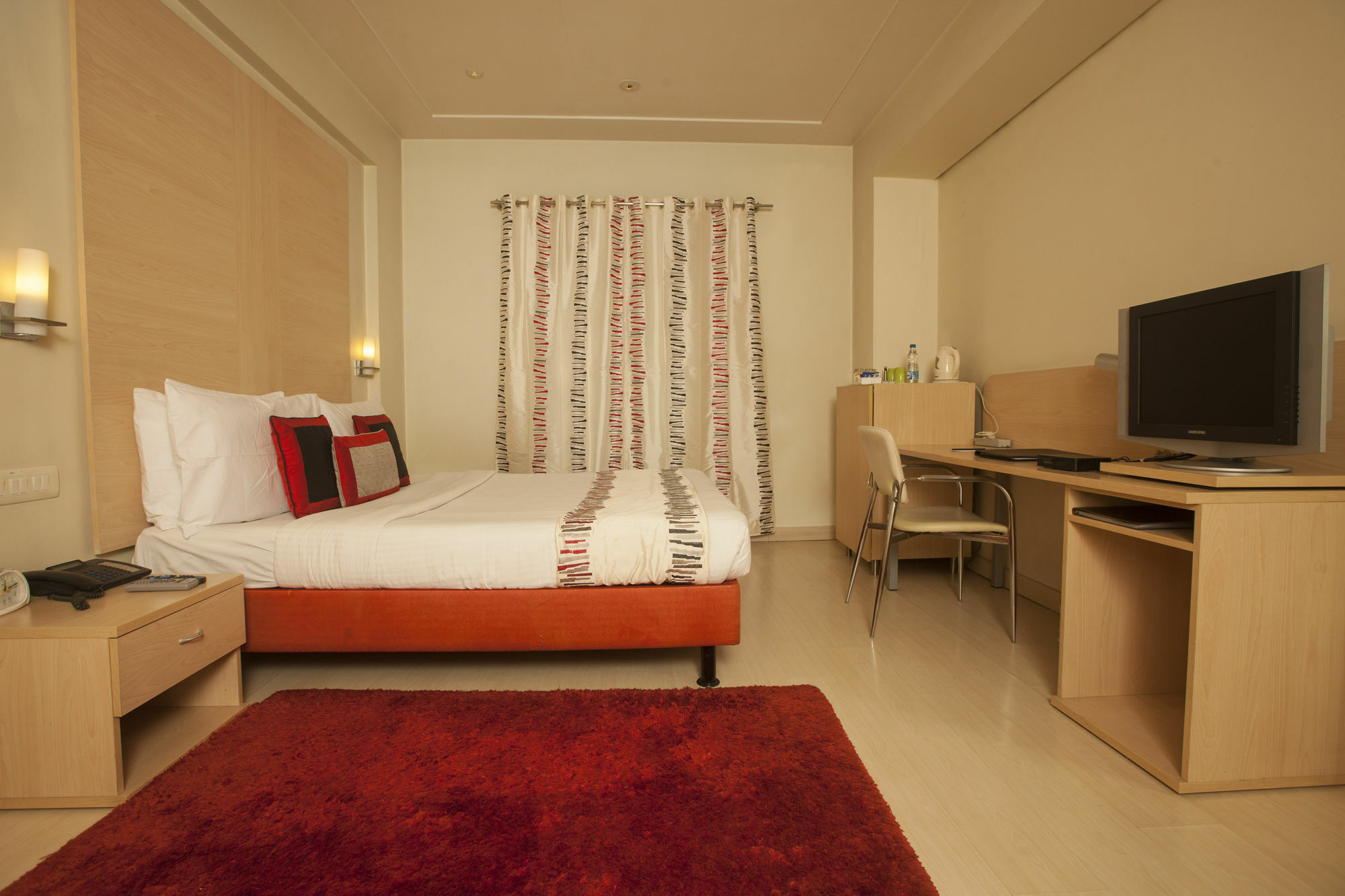 Avalon Courtyard Hotel