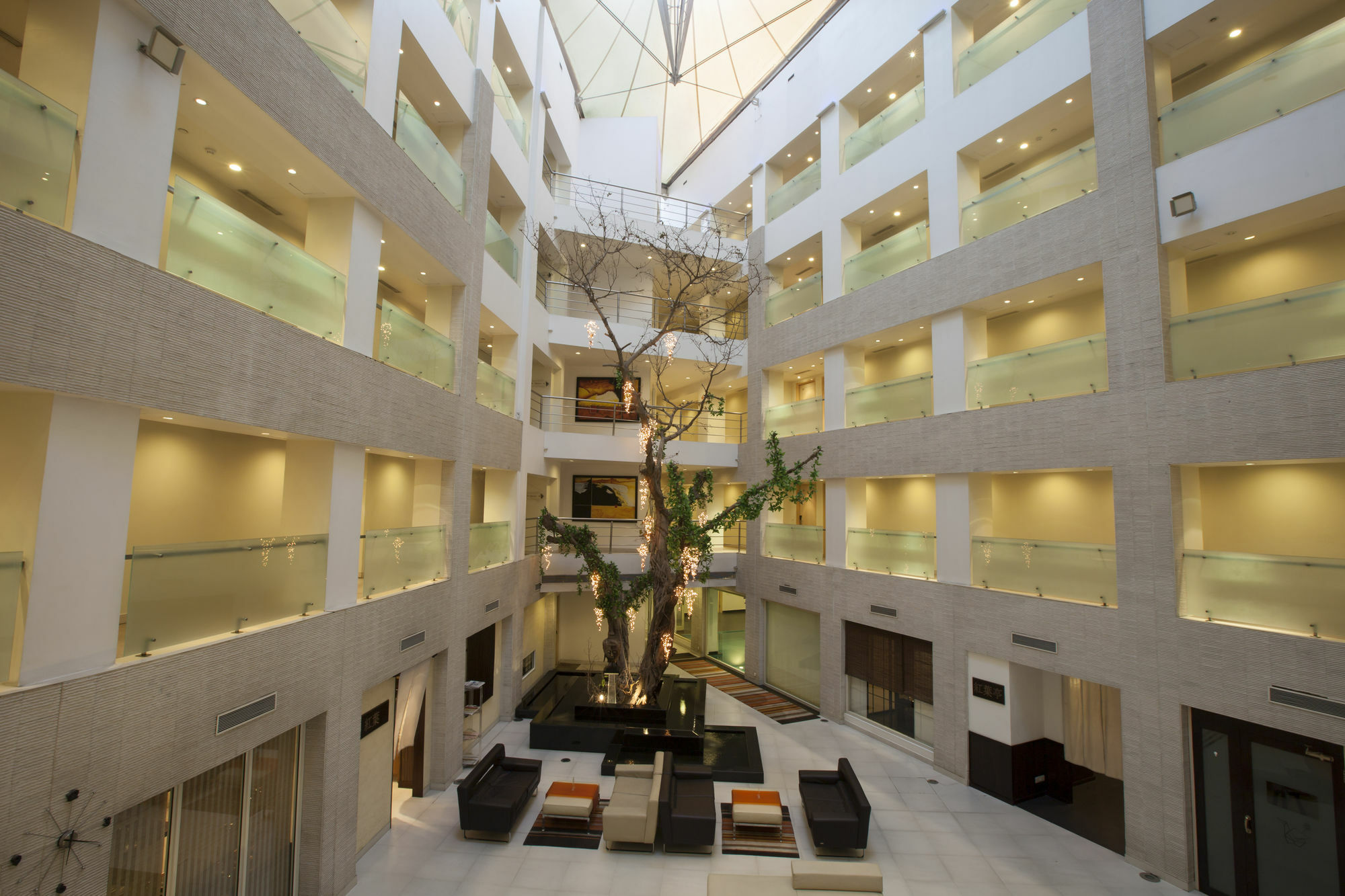 Avalon Courtyard